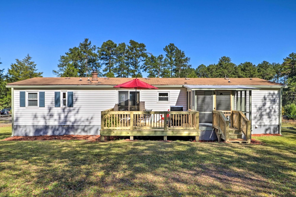 Updated Lake Sinclair Home w/ Dock Access! view 4