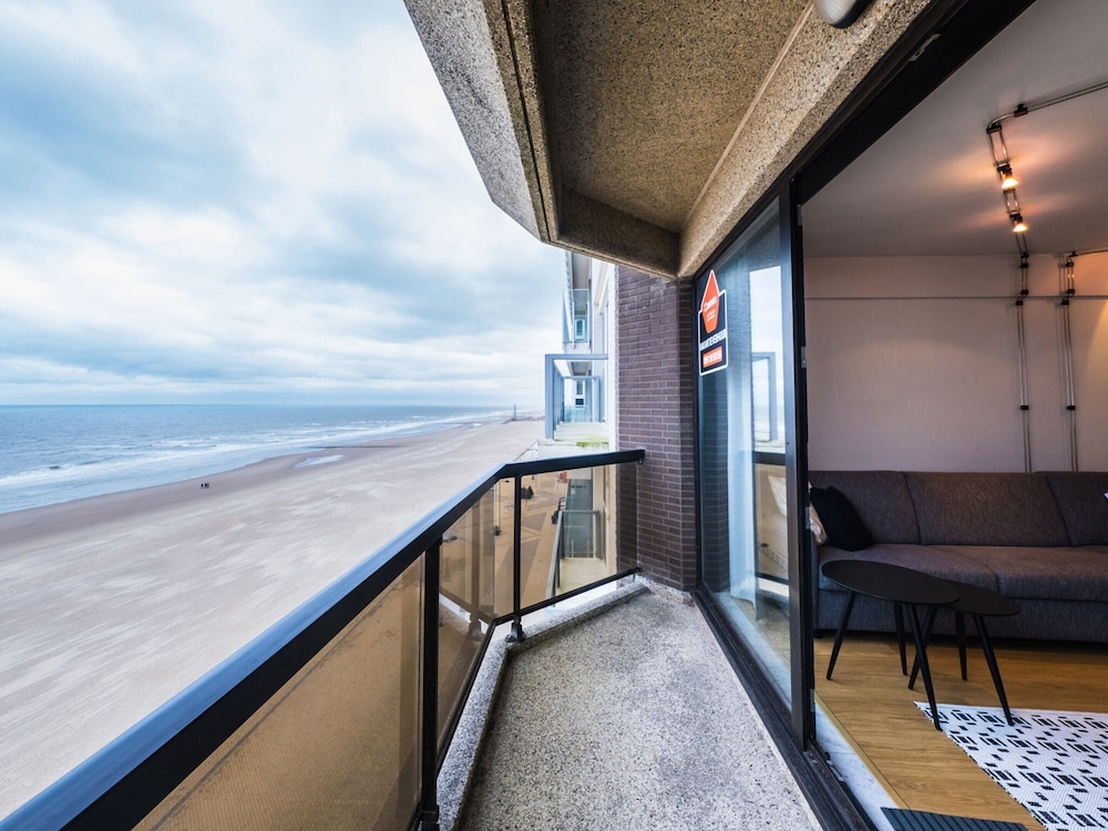 Apartment With two Terraces and sea View