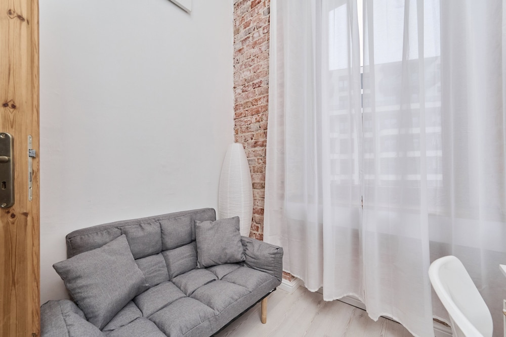 Studio z Antresolą by Renters view 5