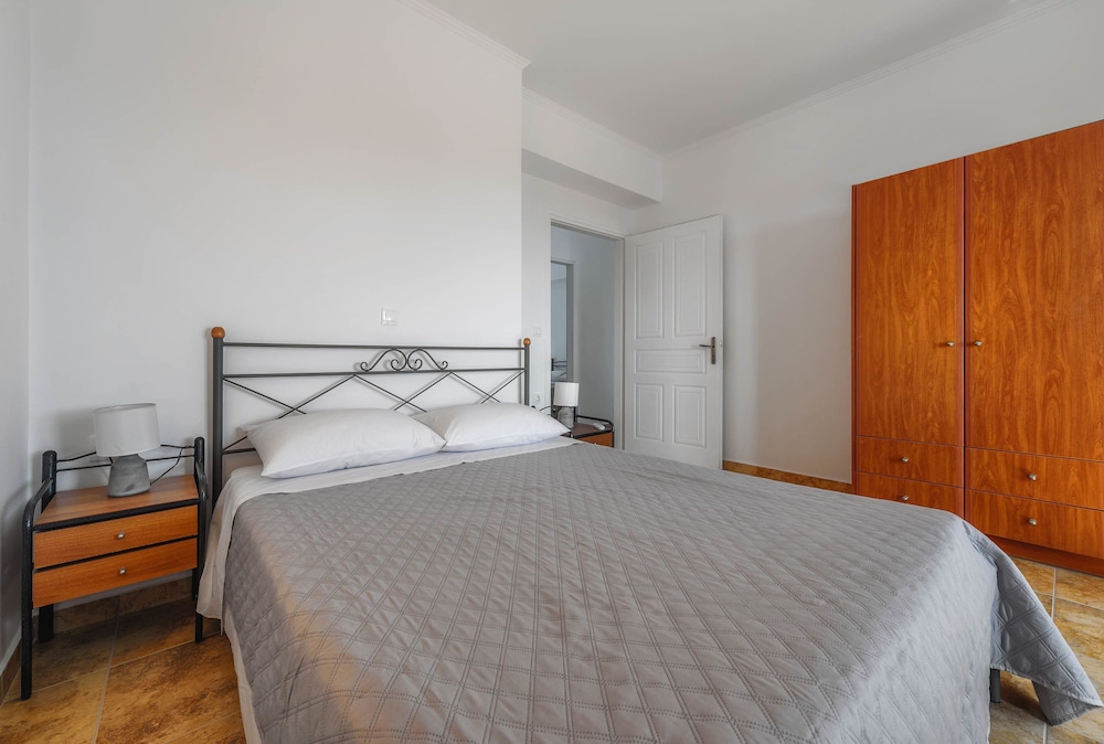 Alonaki Apartments view 2