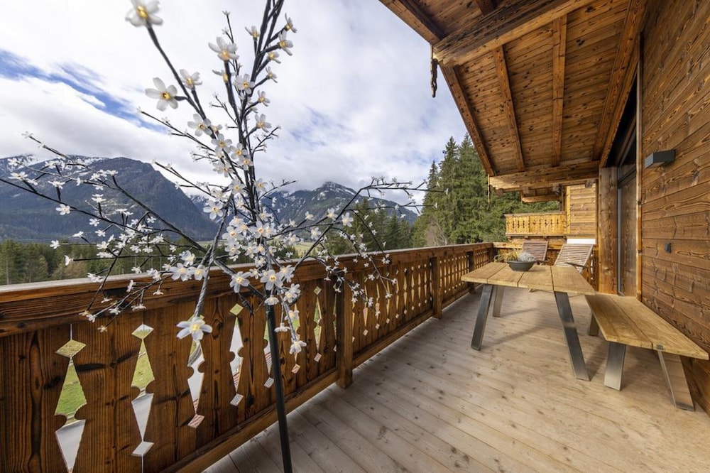 Chalet in Neukirchen 100 m ski Lift