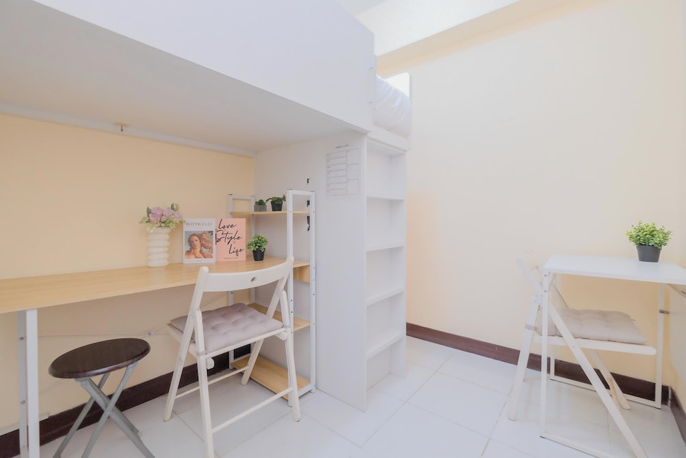 Homey 2Br Apartment At Cinere Resort Near Cinere Mall