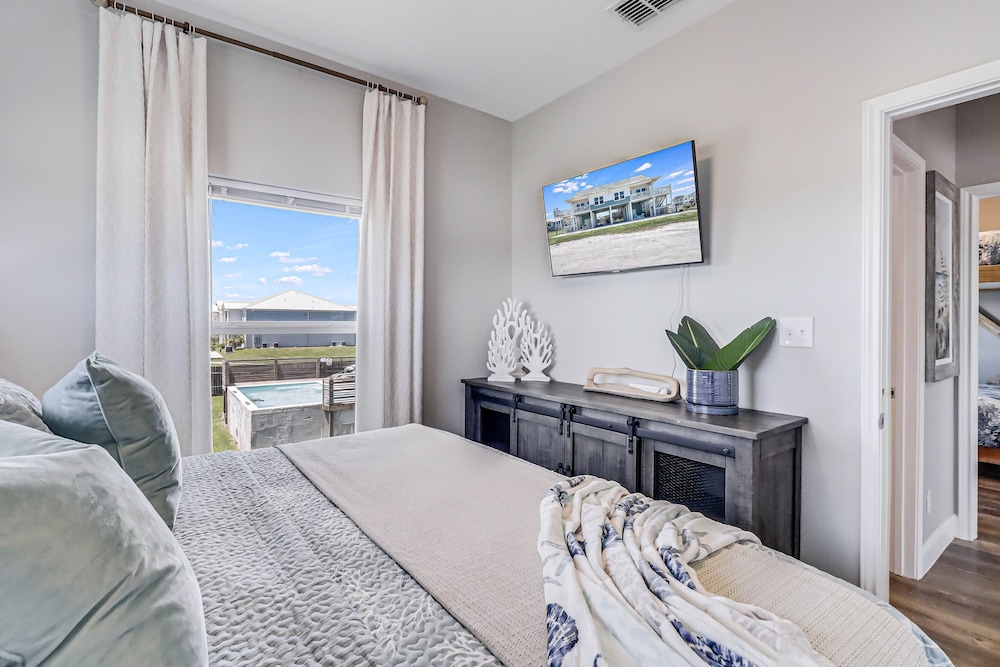 Sea La Vie 913rpab 4 Bedroom Home by RedAwning view 3