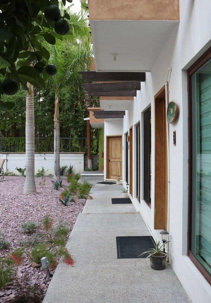 Hotel Villa Bugambilias - Image 1