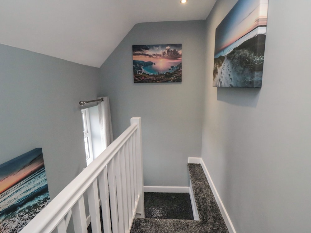 Corner Cottage