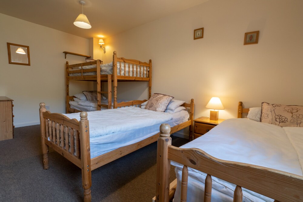 The Holmes Barn - Sleeps 16 - Pet Friendly view 3