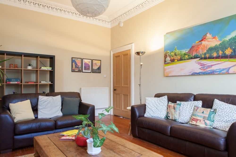 Amazing 4 Bedroom Apartment Just Off The Meadows