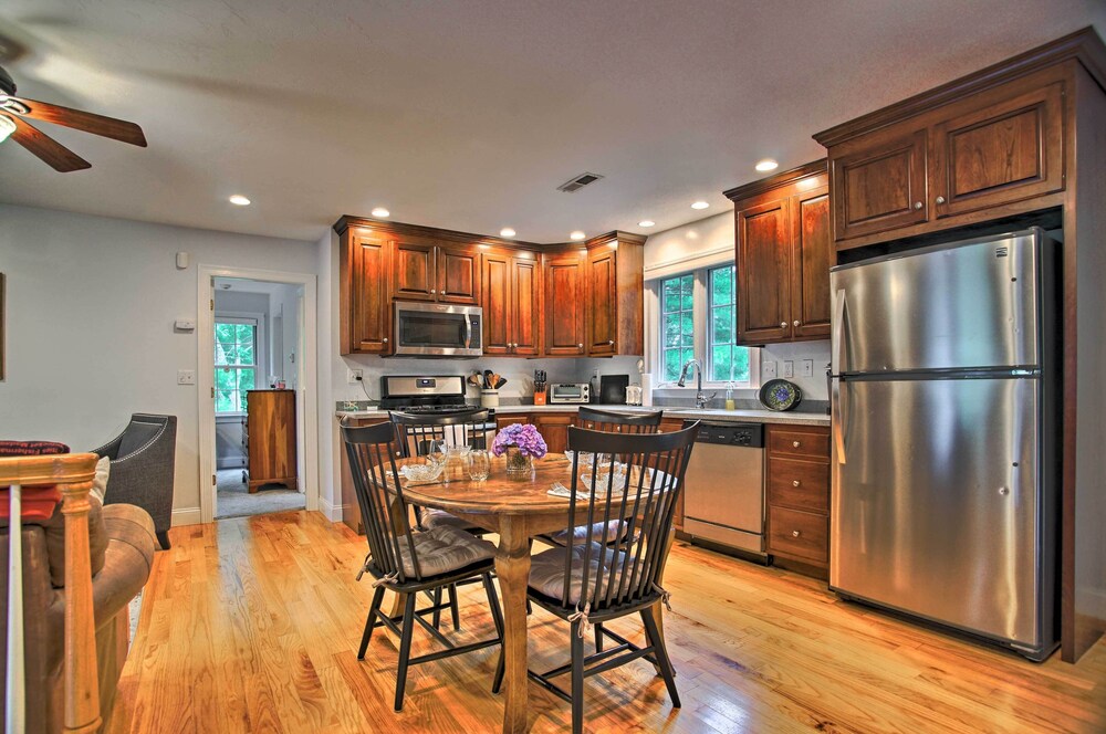 Cape Cod Home w/ Deck ~ 3 Mi to Beaches