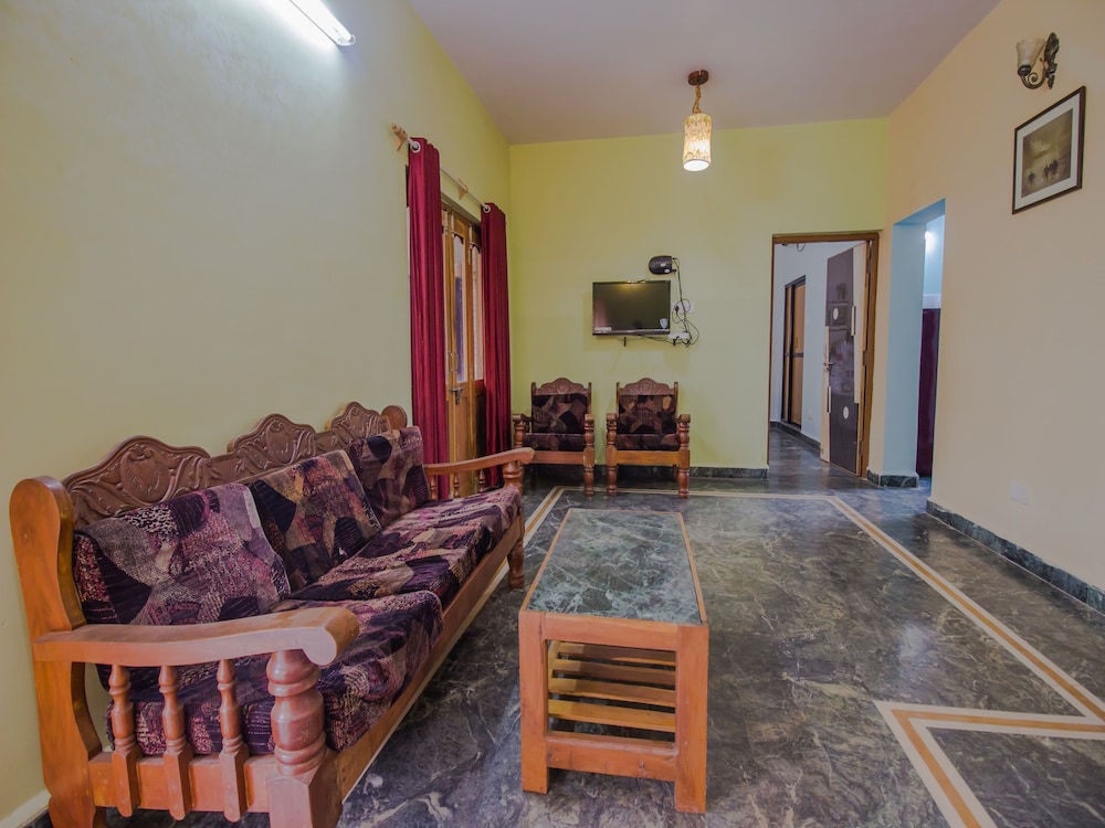 OYO 14181 Home Garden View Studio Morjim Beach