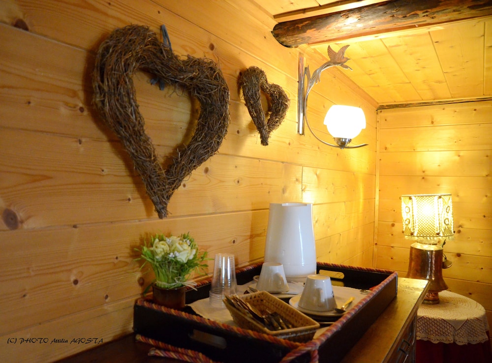 CHALET DEI FIORI - ROOM & APARTMENT view 5