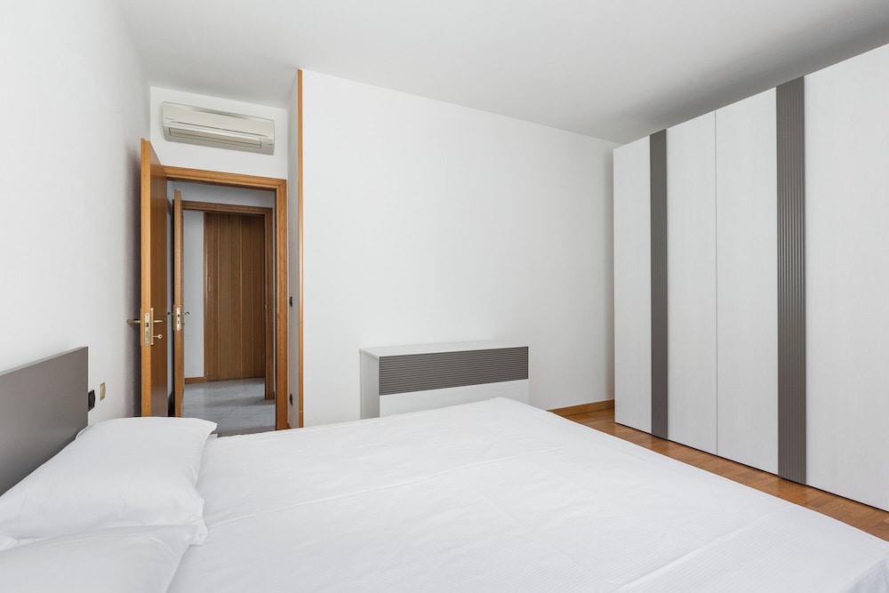 Bologna Modern Apartment by Wonderful Italy