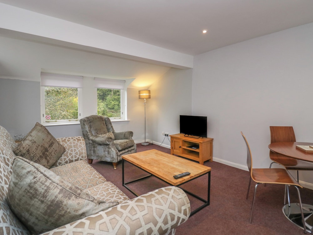 Apartment 6