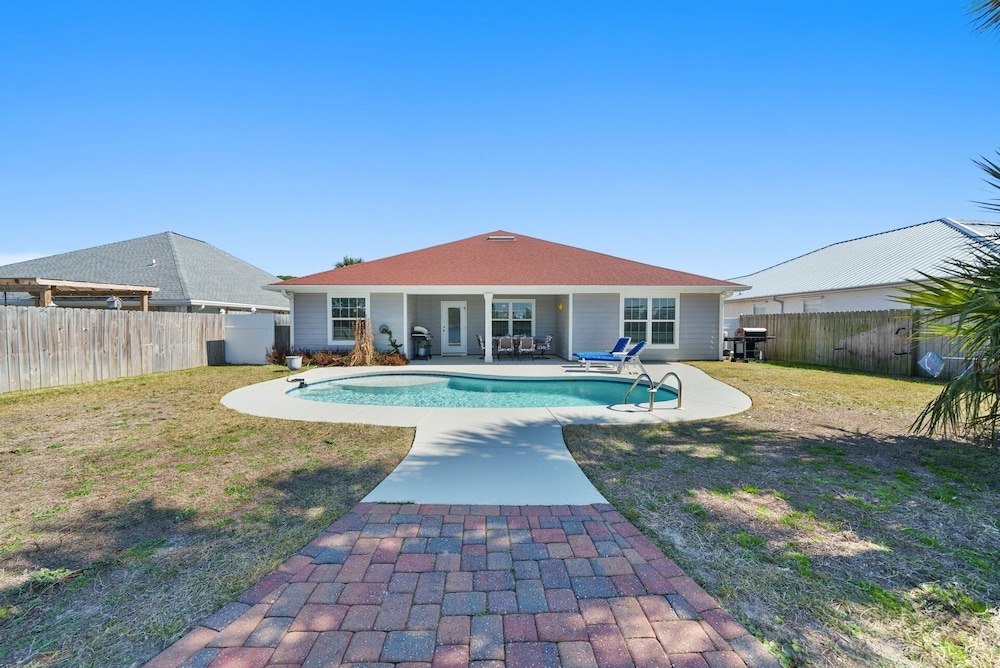 Lakeside Dream 4 Bedroom Home