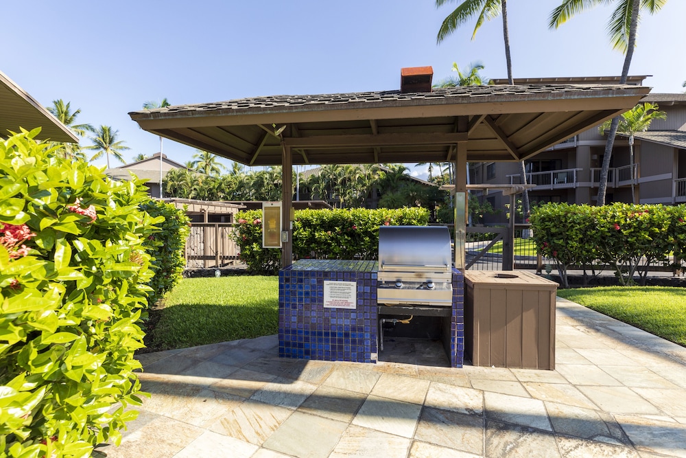 Konaloa Unimpeded Views of the Ocean