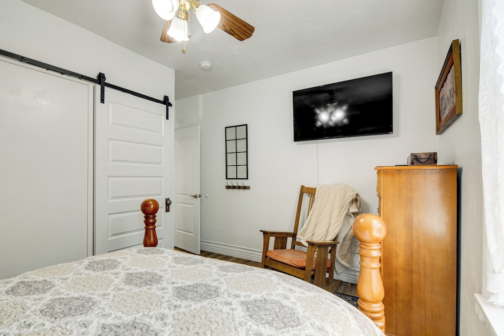 ATV & UTV Parking: Spacious Home in Richfield!