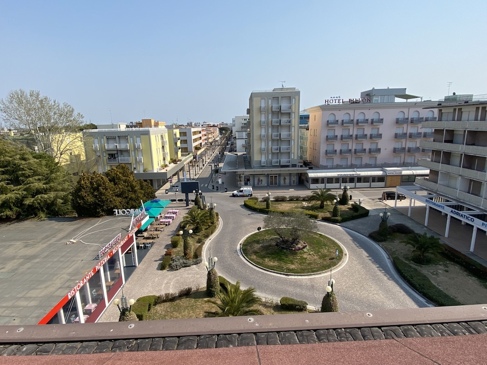 Foyer in Bibione With 1 Bedrooms and 1 Bathrooms