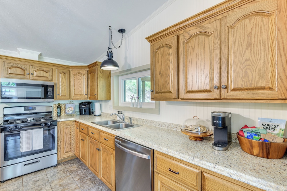 Walk to River: Loudonville Retreat w/ Hot Tub!