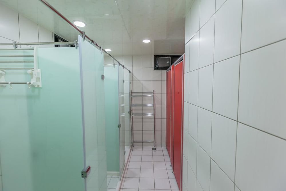 GoldenHouse Hostel