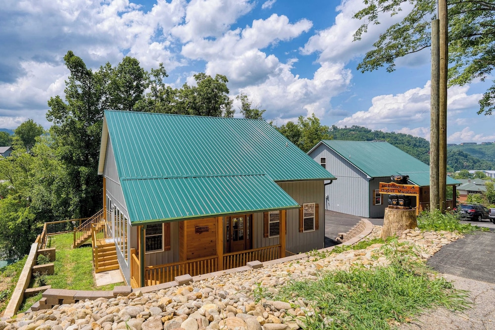 Cabin w/ Hot Tub, Game Room & Scenic Smoky Mountain Views Perfect by Avantstay