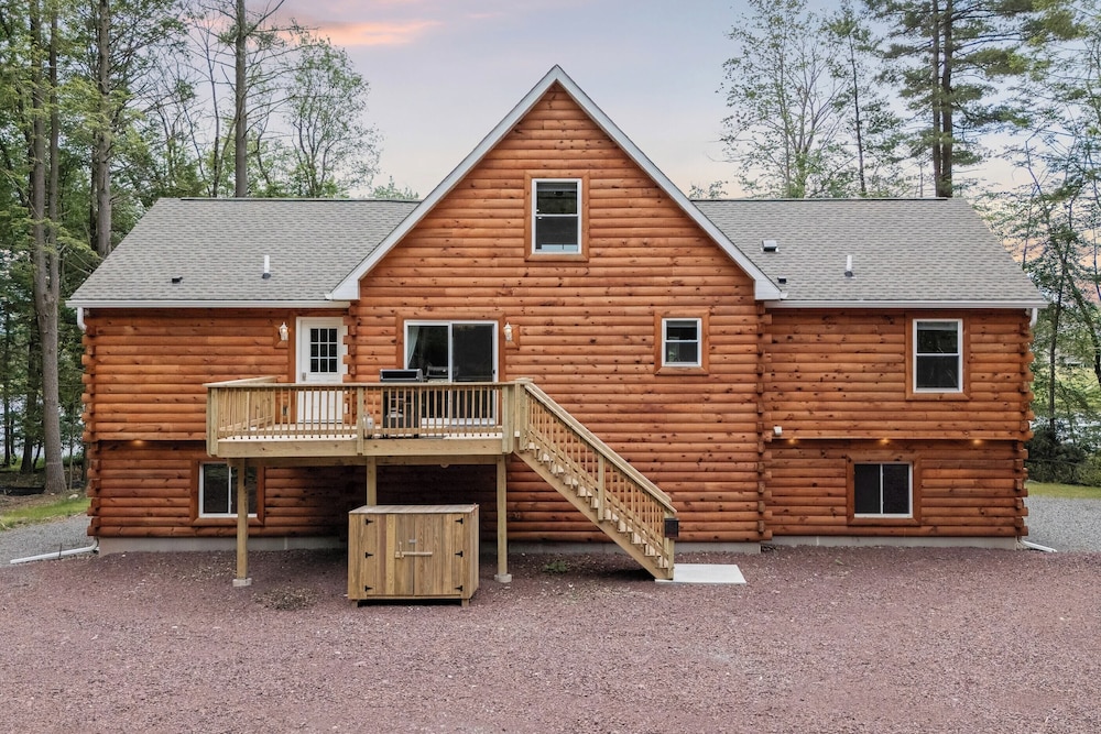 Nittany Cabin by Avantstay Lakefront, View, Firepit