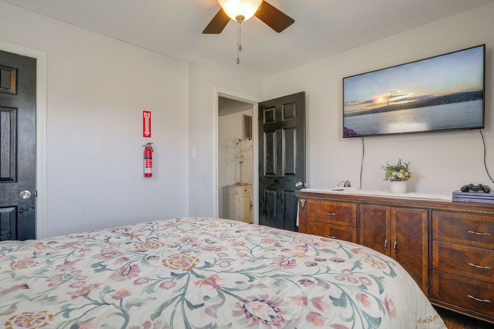 5 Mi to Dtwn Fredericksburg: Family Gem w/ Yard