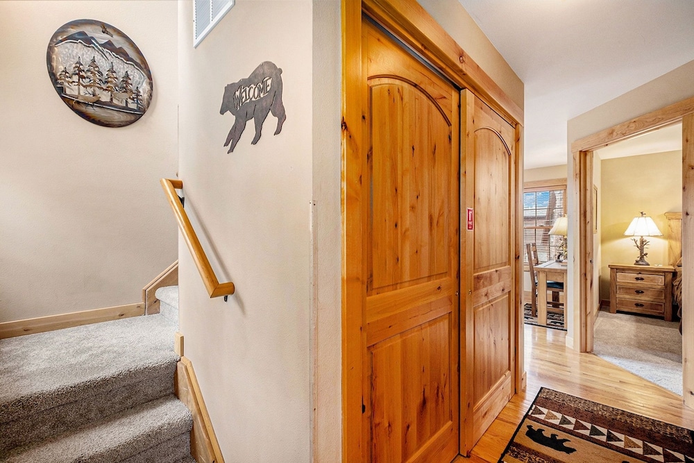 Solitude Bighorn 9 - Estes Park 2 Bedroom Condo by RedAwning - Property Image 10