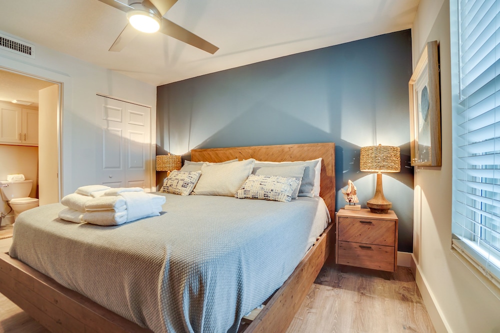 Pelican Beach Resort by Panhandle Getaways