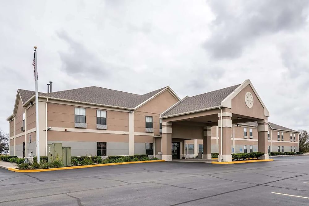 Relax Inn & Suites