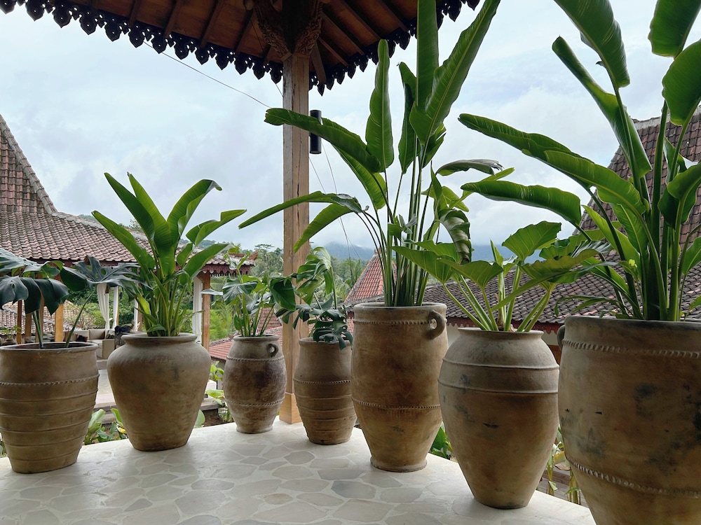 Tebola Joglo Villas