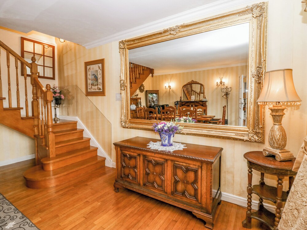 Storrs Lodge
