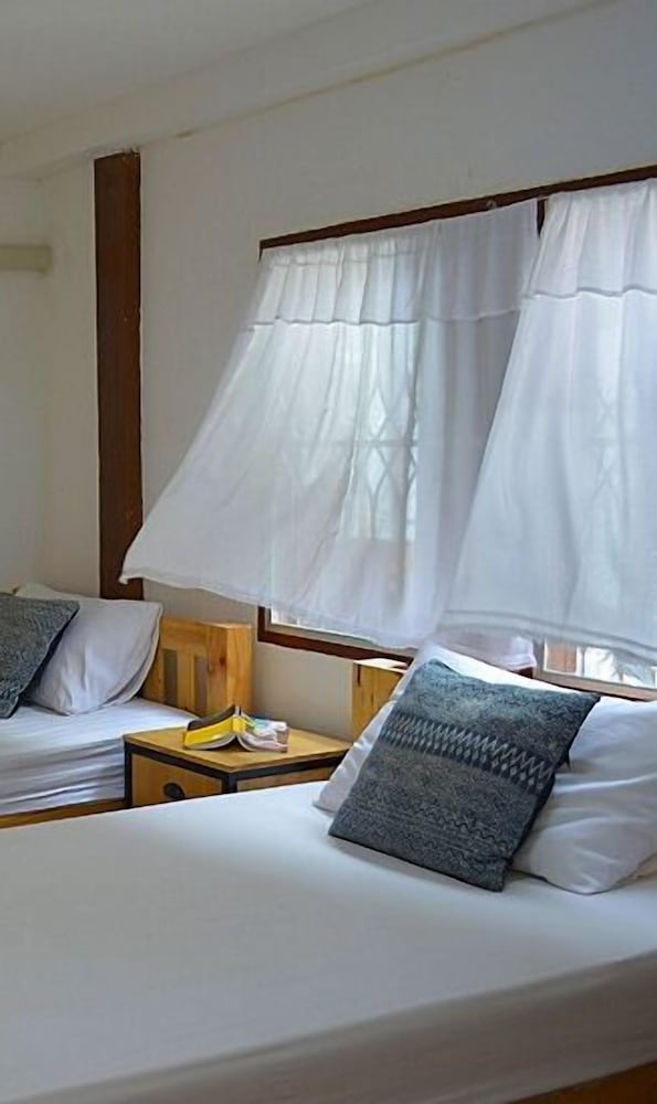 SamSibSan Hostel