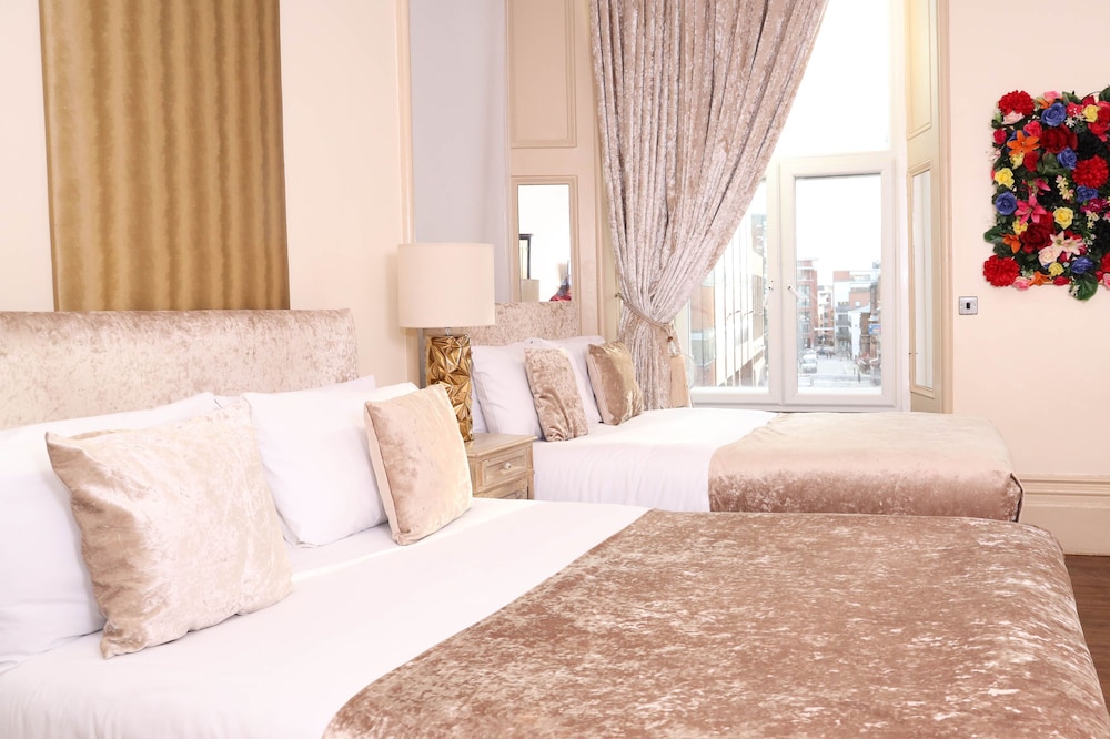 Signature Living Bold Street Apartments view 2