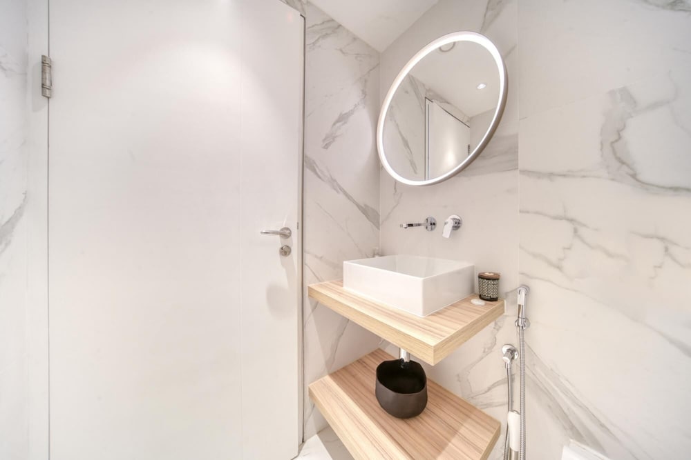 Enchanting 1BR w Balcony Overlooking Dubai Marina