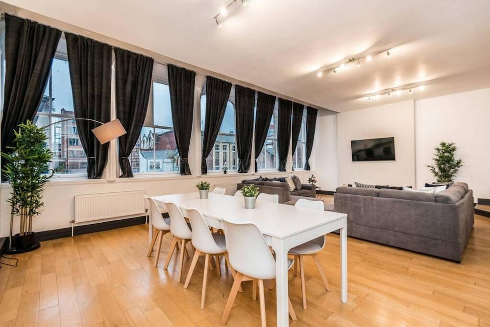 Host Apartments Exchange Quarters