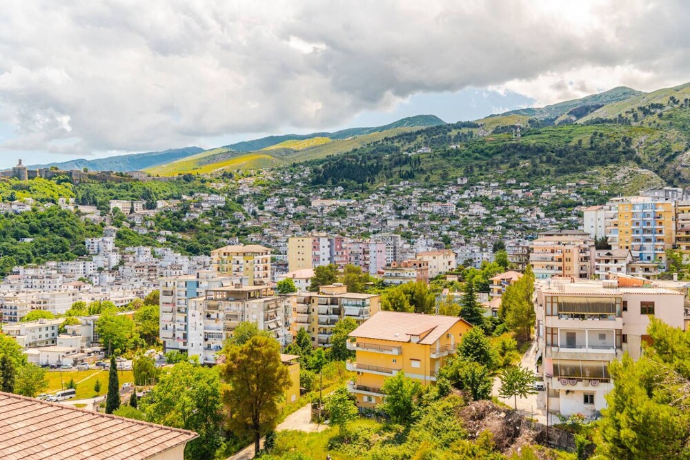 Hillside Apartment Gjirokast r