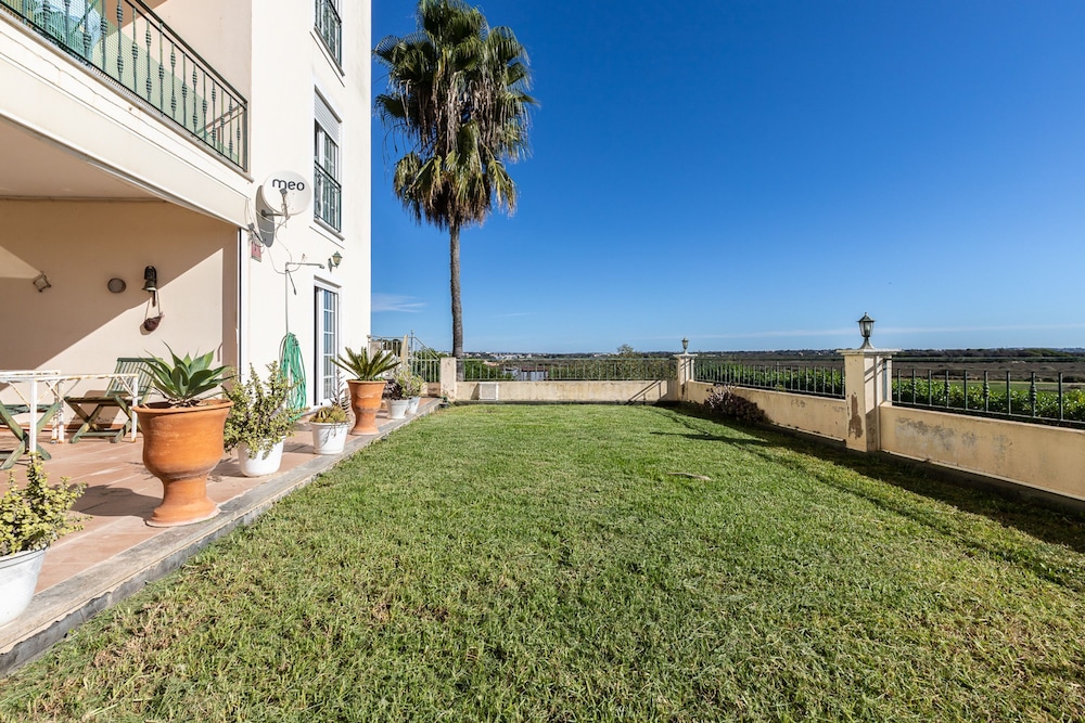 Beach Front View Armacao de Pera Flat With Terrace