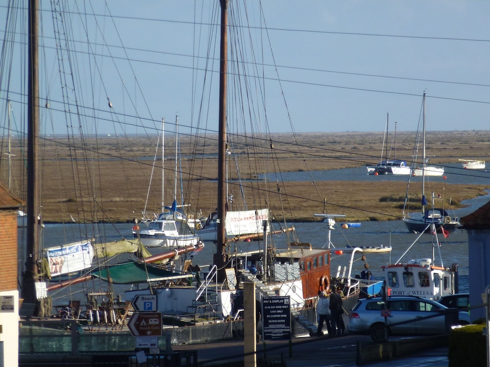 Anchorage Wells
