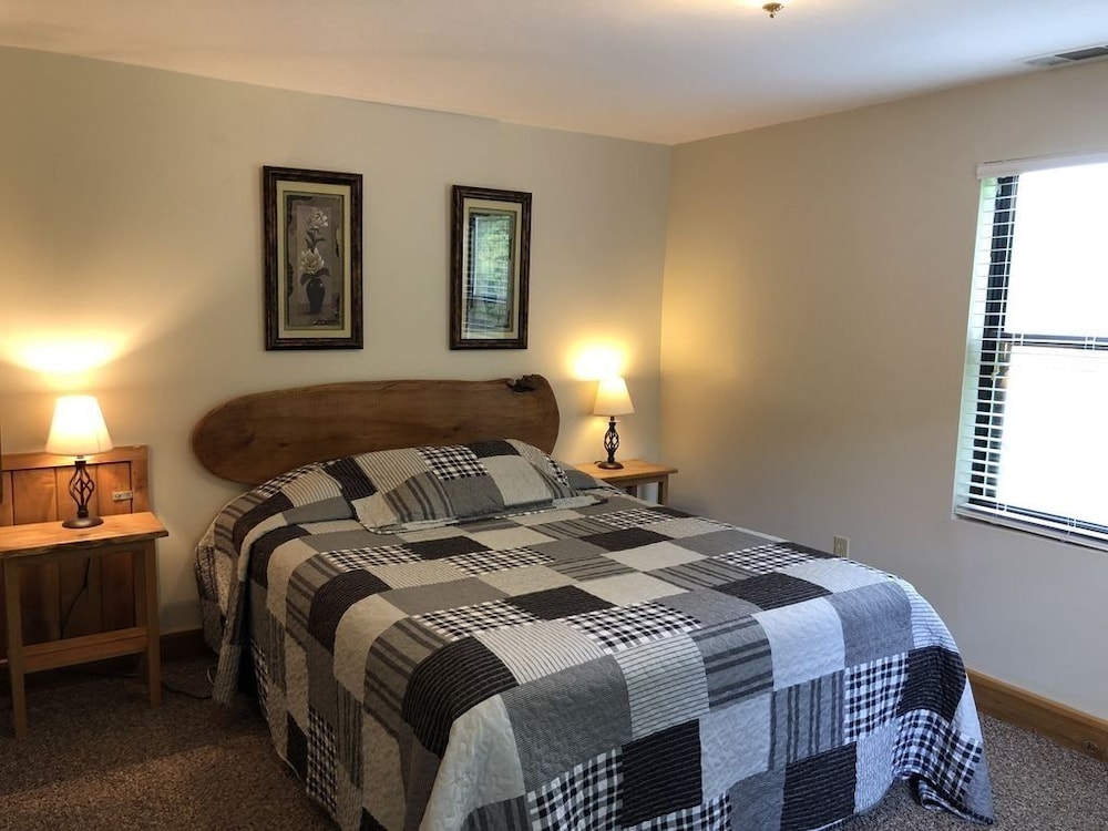 Opossum Creek Retreat - Property Image 2