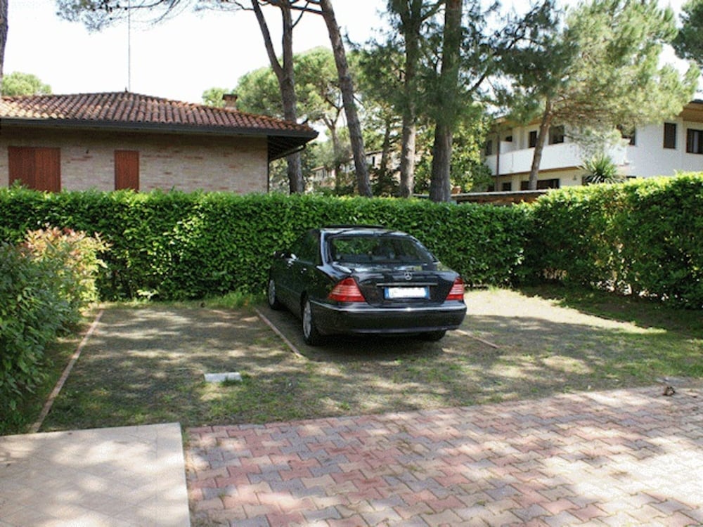 Cozy Flat With Private Fenced Garden a few Steps From Lignano Sabbiadoro Beach