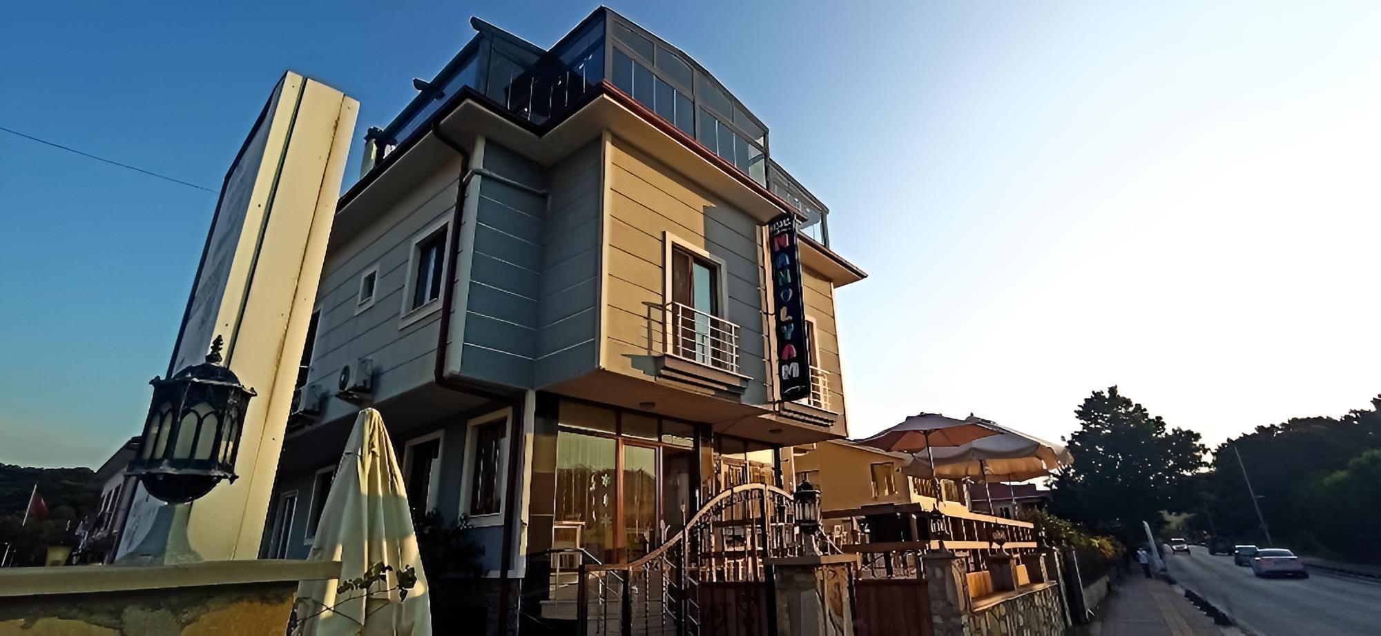 Manolyam Otel