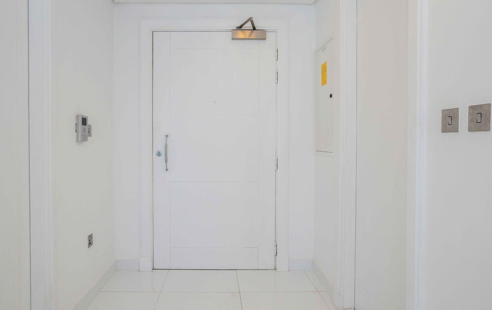 Spacious 2BR Marina Residence 4
