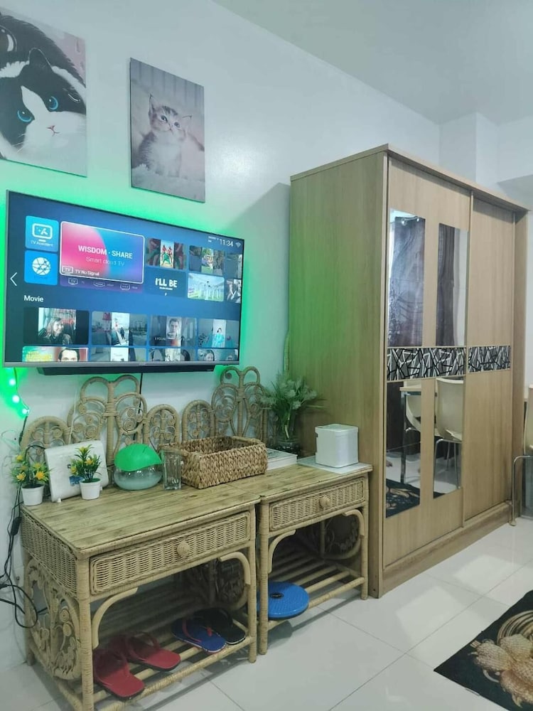 Luxurious Condo in Quezon City With Private Pool and City Views
