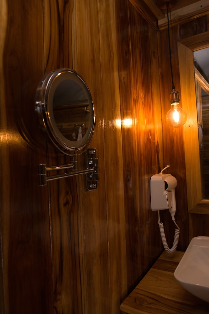 Wildlux Serengeti Camp