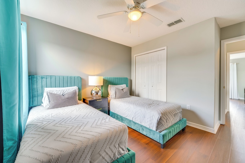 Luxury Championsgate Home Near Disney Parks!