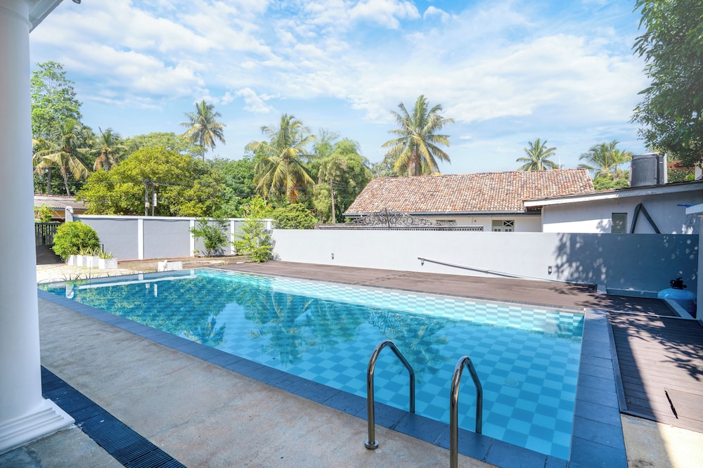 Amara Chairmans Bungalow