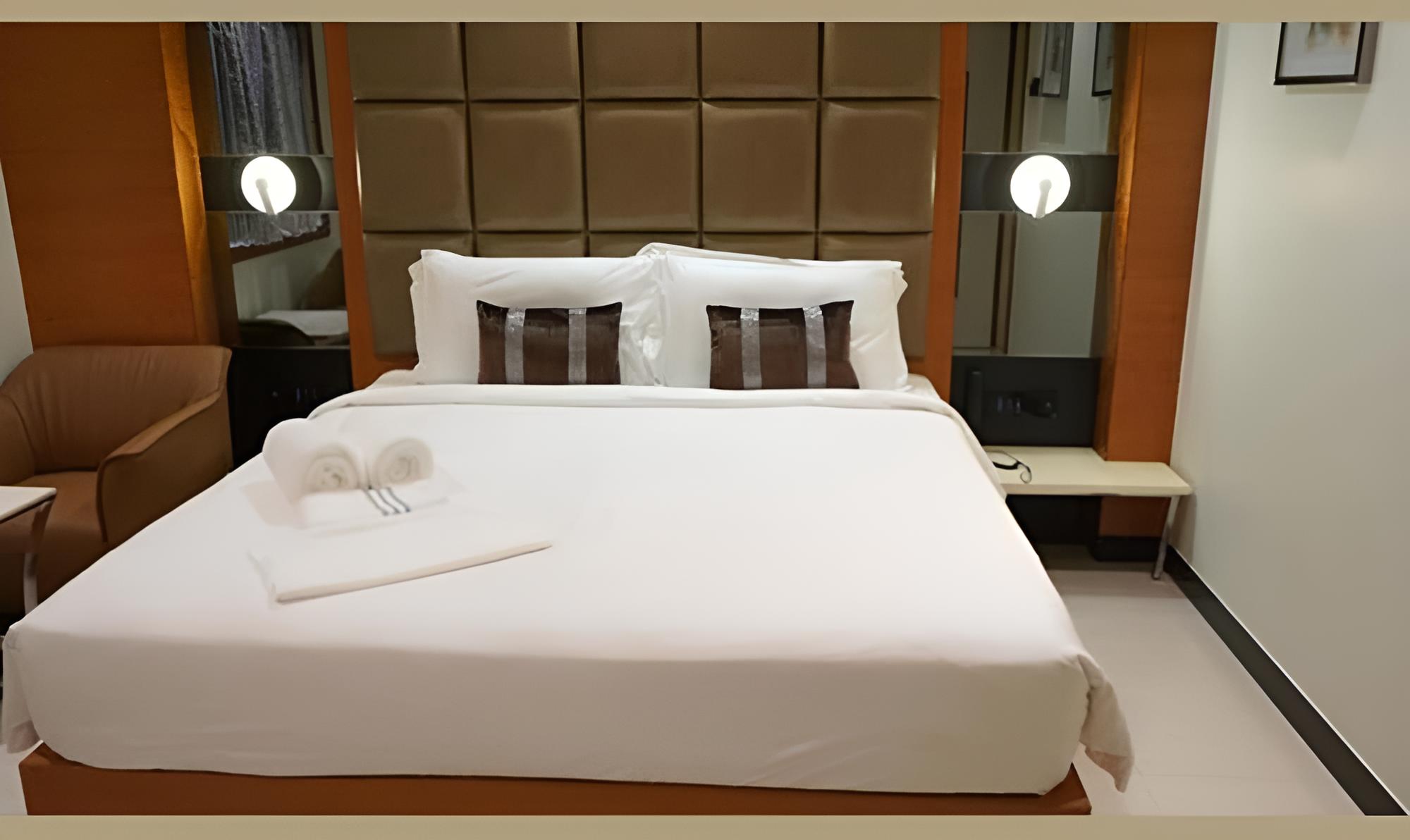 Fabhotel Prime Supine Comfort view 5