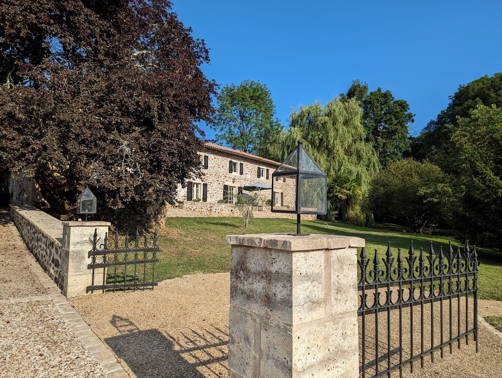 Domaine de Brise Bois - Chambres & Gîtes