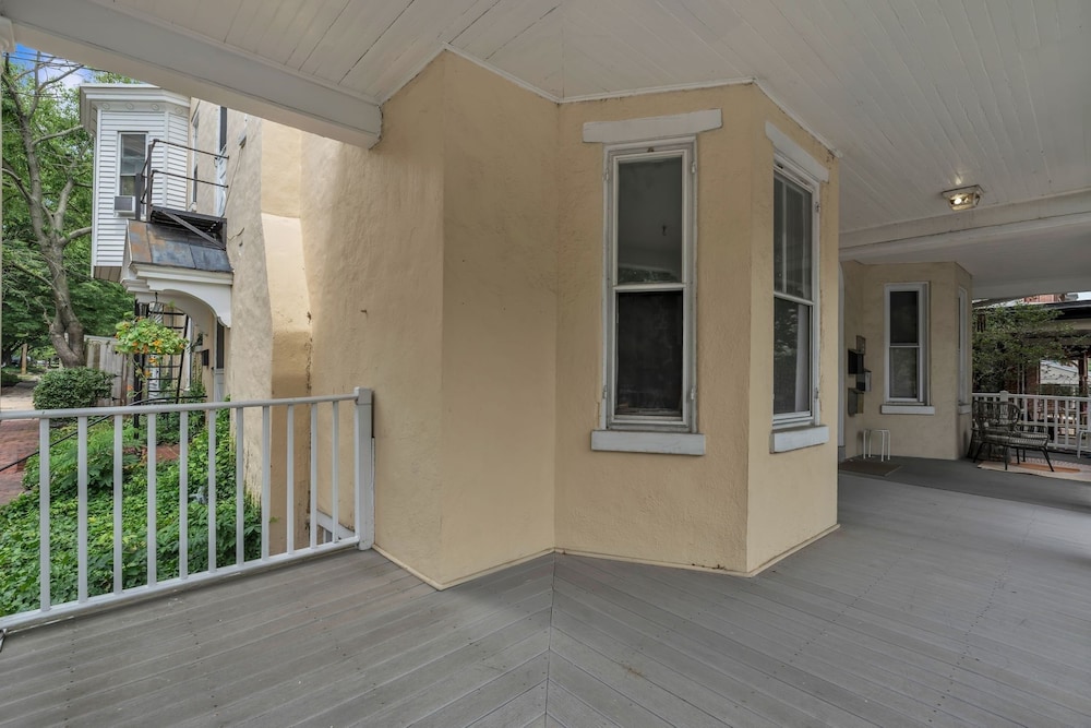 Trolley Teacup Charming Cozy Studio 1 Bedroom Apts by RedAwning view 3