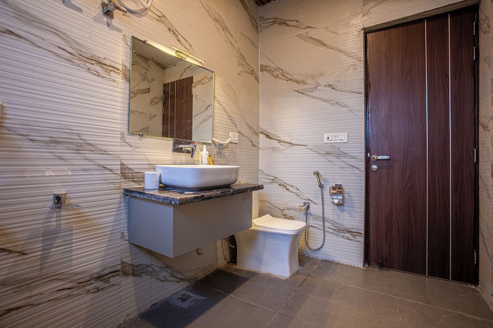 The Hosteller Lansdowne