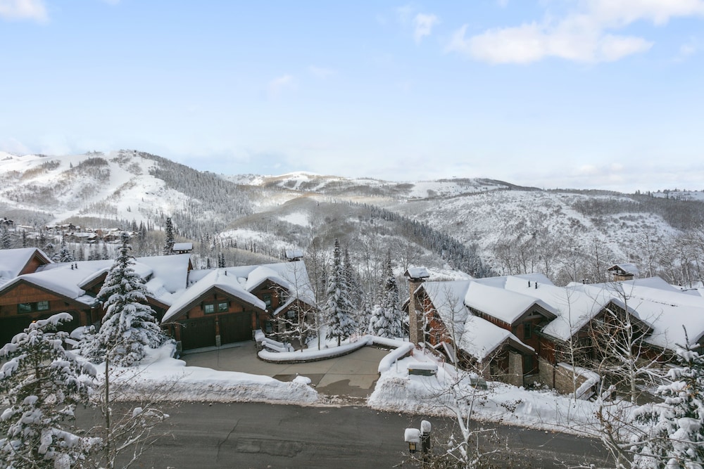 Flagstaff Lodge at Deer Valley Resort - Two Bedroom Residence #305 2 Condo